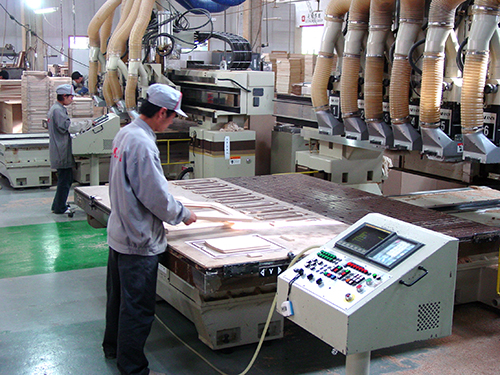 家具生產(chǎn)設(shè)備——電腦雕刻機(jī) 家具生產(chǎn)設(shè)備——電腦雕刻機(jī)